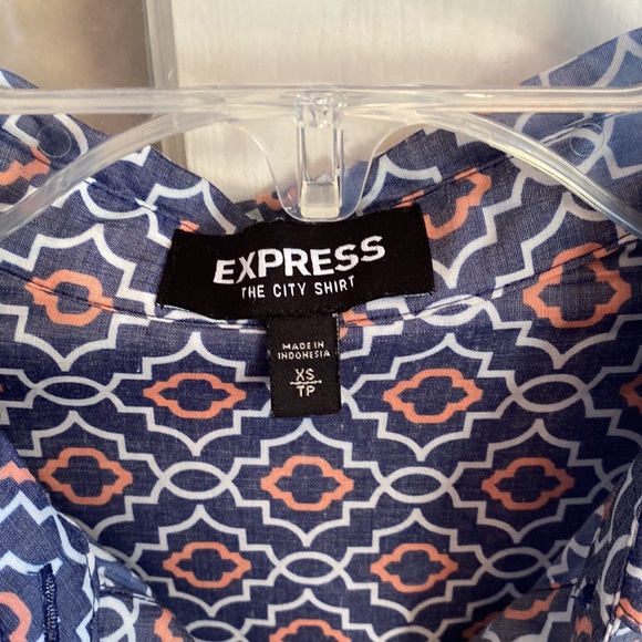 Express button up - Picture 3 of 3